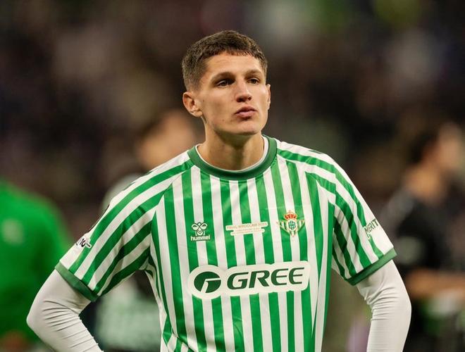  羅馬諾：貝蒂斯拒法蘭克福阿爾蒂米拉報(bào)價(jià)，8月底。